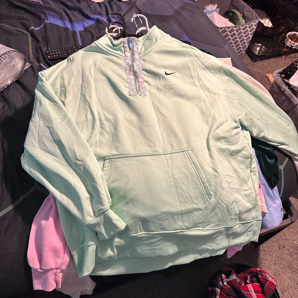 Light green XL NIKE hoodie Zipper